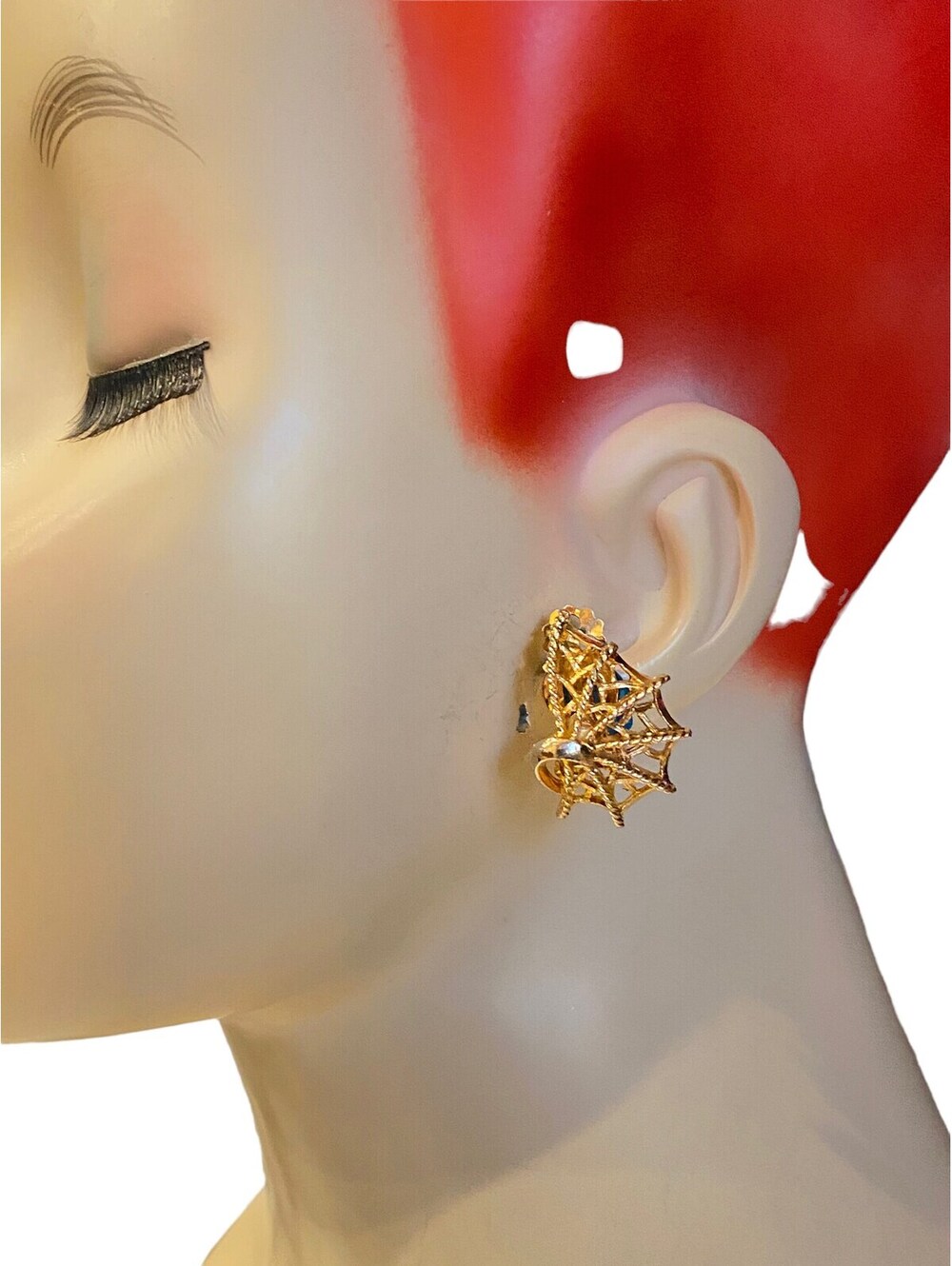 1980s Filigree Spiderweb Clip Earrings R17